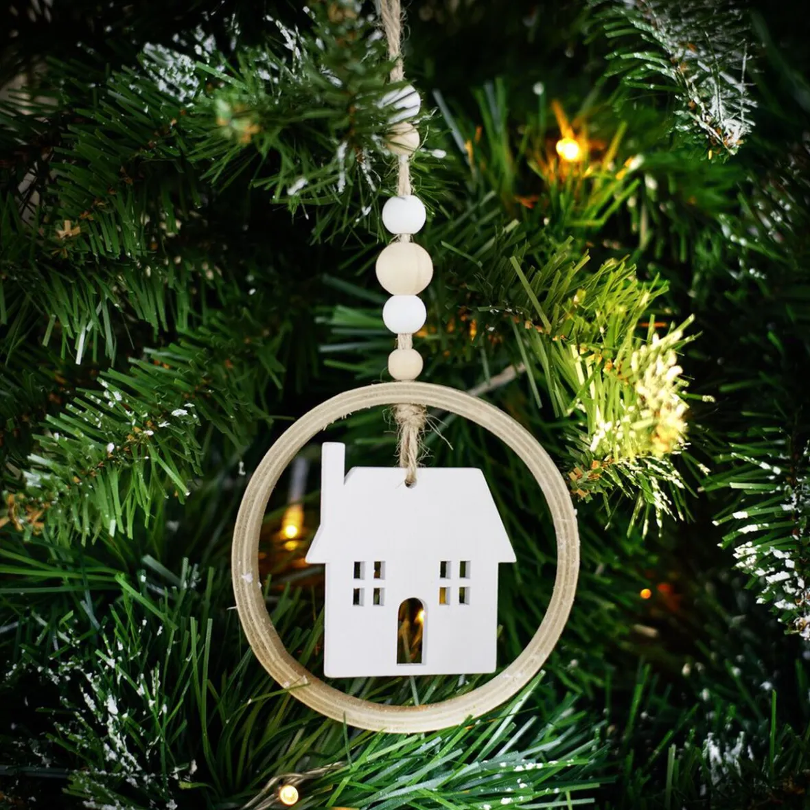 Cercle en bois fantaisie à suspendre Ø8cm - 3 modèles-Gifi Online