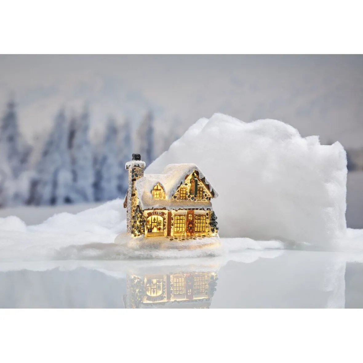 Chalet enneigé lumineux résine-Gifi Outlet