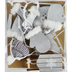 Décoration de Noël à suspendre forme traineau et vêtements en bois x6-Gifi Outlet
