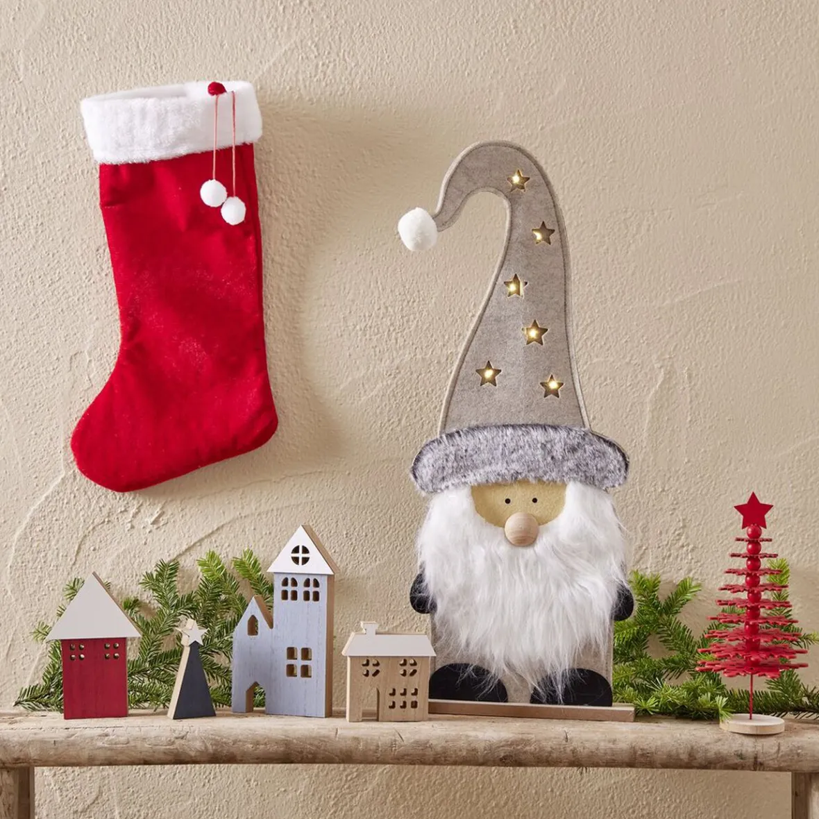 Gnome à poser lumineux avec LED H59,5cm - 2 modèles rouge ou gris-Gifi New