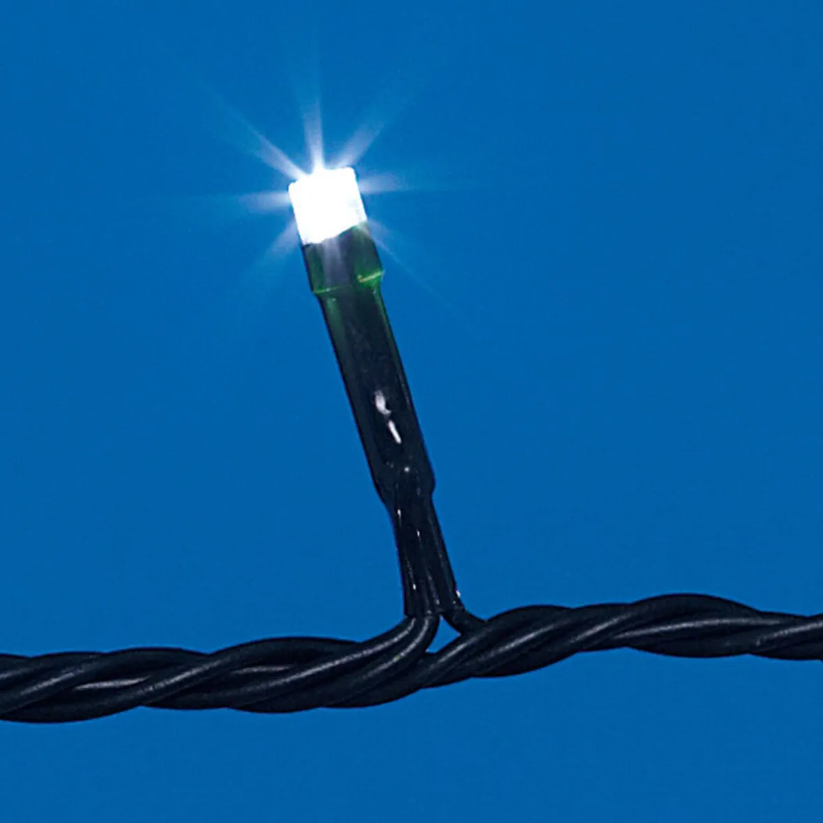 Guirlande électrique Solaire 50 Led Blanc froid clignotant 4,9 m-Gifi Discount