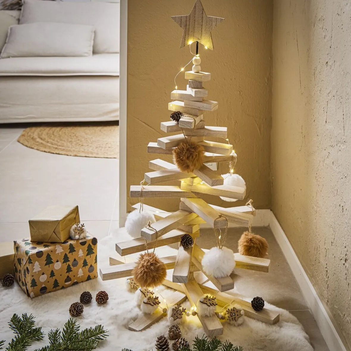 Sapin de Noël en bois amovible gris 48xH71cm-Gifi Outlet