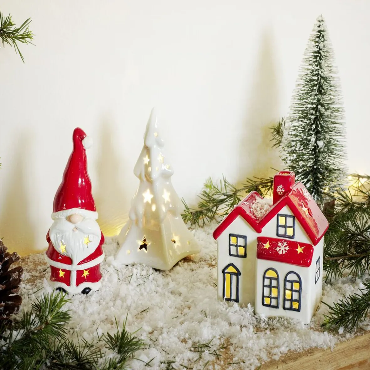 Sapin de Noël lumineux et musical 1LED céramique blanc H16cm-Gifi Online